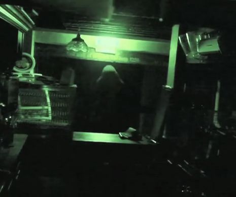 Momentul în care o fantomă îşi face apariţia într-un bar. Toată lumea a văzut-o | VIDEO