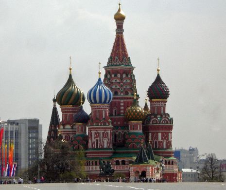 Moscova a identifica sursa MIROSULUI "chimic", din cauza căruia locuitorii au fost sfătuiţi să se IZOLEZE în locuinţe