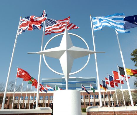 Paradoxul celei mai grave crize de securitate din Europa ultimilor 25 de ani: 27 de țări NATO cheltuiesc tot mai puțin pentru apărare
