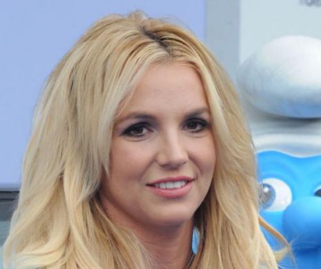 Photoshop în exagerare. Britney Spears şi-a modificat total corpul pe calculator. Diferenţele uluitoare cu care s-a făcut de râs