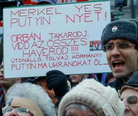 PROTESTE la Budapesta faţă de vizita lui Vladimir Putin: "Putin, Niet! Europe, Yes!"