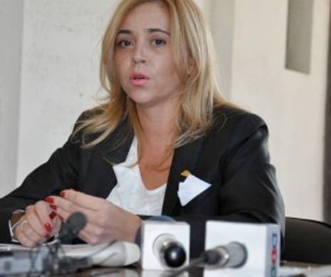 REFERAT DNA:  Topoliceanu îi preda mita Elenei Udrea la locuinţa acesteia sau la biroul de la minister
