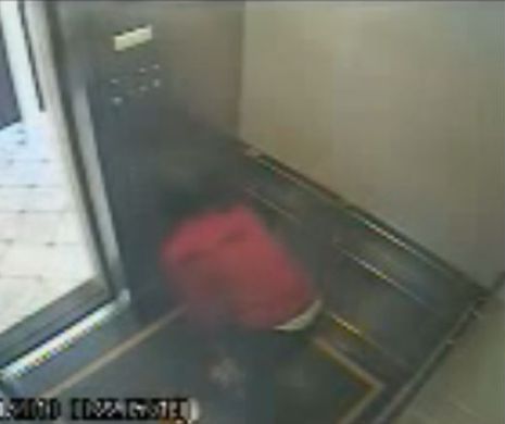 S-a întâmplat în lift. Imaginile care au făcut zeci de oameni să plângă. Ce s-a întâmplat | VIDEO