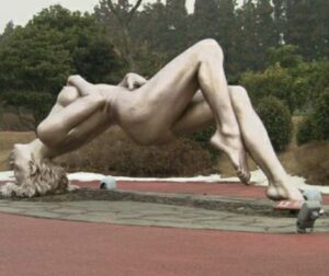 Se pregăteşte UN PARC EROTIC MONUMENTAL| VIDEO