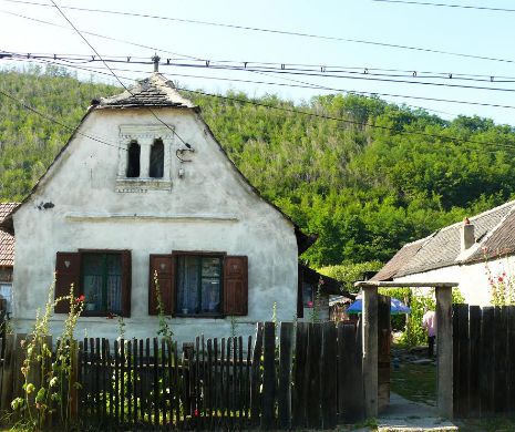 Târnăvioara: satul care ar putea avea noroc din cauza unui pod de lemn șubred