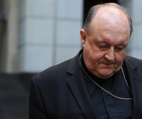 Arhiepiscop romano-catolic acuzat de protejarea unui preot pedofil violator