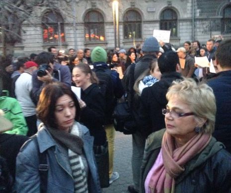 AZI în Bucureşti. PROTEST ÎMPOTRIVA IMUNITĂŢII PARLAMENTARE: "Senatorii continuă să îşi bată joc de popor şi de justiţie"