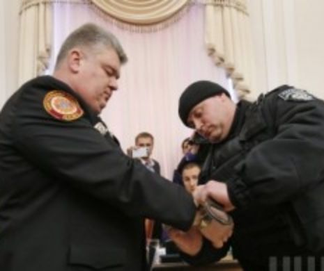 Doi oficiali ucraineni, REȚINUȚI pentru fapte de corupție în timpul unei reuniuni guvernamentale