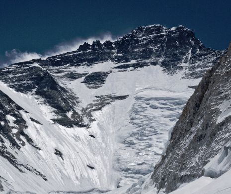Expediție fără oxigen suplimentar pentru a urca vârful Lhotse (8516m)