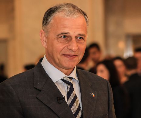 Mircea Geoană anunţă înfiinţarea Partidului Social Românesc (PSR)