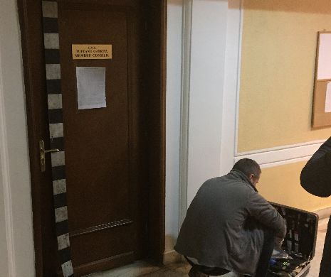 POLIȚIA CHEMATĂ LA Consiliul Național al Audiovizualului. Criminaliștii ridică probe din instituție