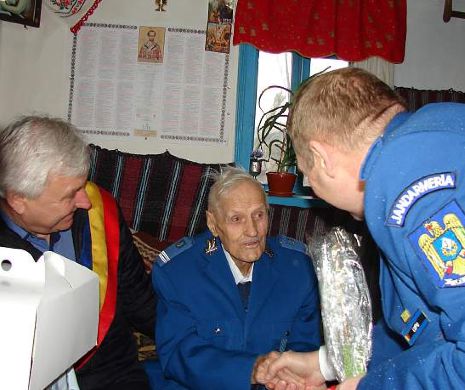 Povestea de film a celui mai vârstnic jandarm din România. Fost prizonier de război în minele din Donbas a sărbătorit 103 ani