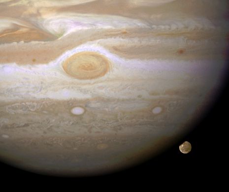 SENZAȚIONAL: Pe un SATELIT al lui Jupiter a fost descoperită MAI MULTĂ APĂ decât pe Pământ!
