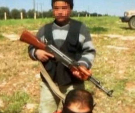 ȘOCANT: Captivii ISIS sunt duși spre EXECUȚIE de către copii
