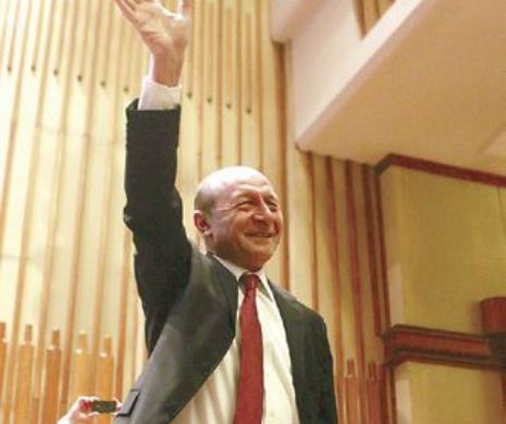 Traian Băsescu, la PMP: Am venit să îi felicit că ieri au salvat democrația