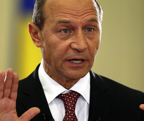 Unde se "ascunde" Traian Basescu! Un roman a dat nas in nas cu fostul presedinte in... Africa! Dovada FOTO