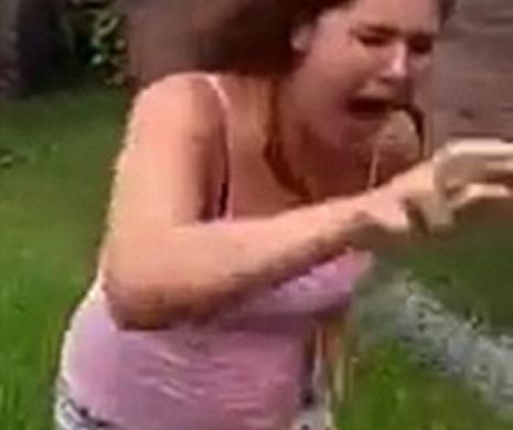 Vecina de COȘMAR. O bătrână a stropit cu apă FIARTĂ o adolescentă însărcinată care locuiește lângă ea | VIDEO