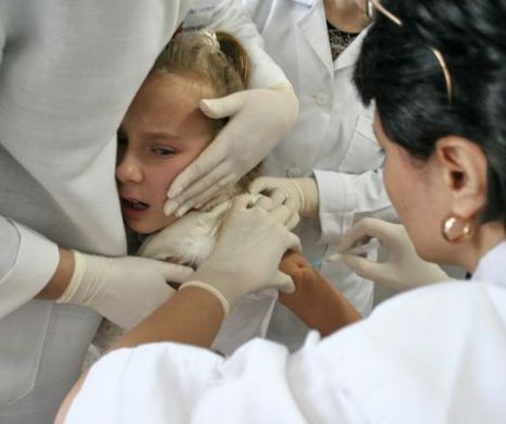 Ce pot păți părinții care refuză vaccinarea copiilor