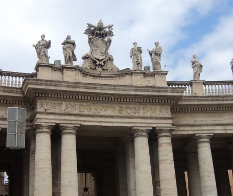 Ce s-a întâmplat cu cele 284 de coloane de travertin din celebra Piață Sfântul Petru din Roma