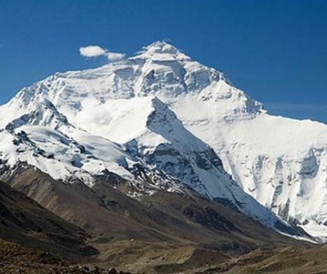 Cutremurul din Nepal. Nu există informaţii sigure despre alipiniştii români aflaţi în expediţie pe Everest