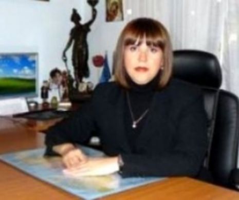 Executorul judecătoresc Dorina Gonţ şi alte trei persoane, ARESTATE pentru evaziune fiscală