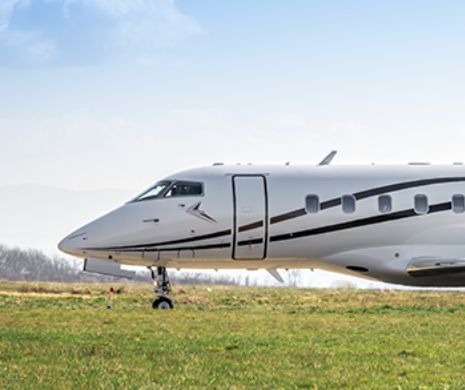 Iohannis a plecat la Bruxelles cu un avion Challenger CL 300, închiriat de la Toyo Aviation