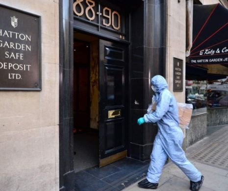 JAFUL SECOLULUI la Londra. Bijuterii estimate la 275 de milioane de euro, furate dintr-un depozit de seifuri. Primele imagini cu hoții