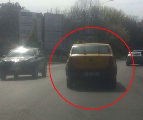 Legea interzice asa ceva! Nu o sa-ti vina sa crezi ce numar de inmatriculare are acest taxi din Bucuresti