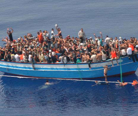 NEWS ALERT. Alte trei bărci cu imigranți, în derivă în Mediterana