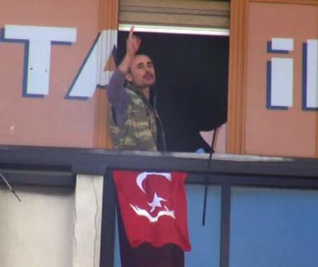 NEWS ALERT. Doi bărbați înarmați au intrat într-un sediu al AKP din Istanbul
