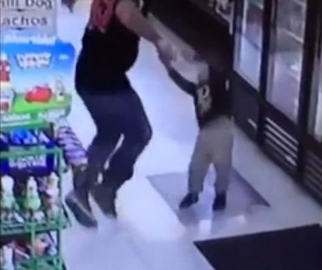 O cameră video a surprins momentul șocant în care un băiețel este trântit la pământ de lovitura primită de la tatăl său |VIDEO