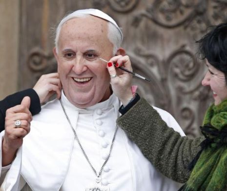 Papa Francisc are statuie de ceară la Paris. La crearea sa artiştii au muncit peste şase luni | VIDEO