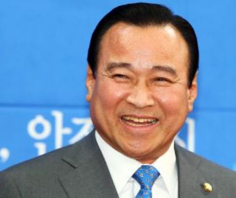 Premierul sud-coreean, acuzat de corupţie, şi-a depus demisia