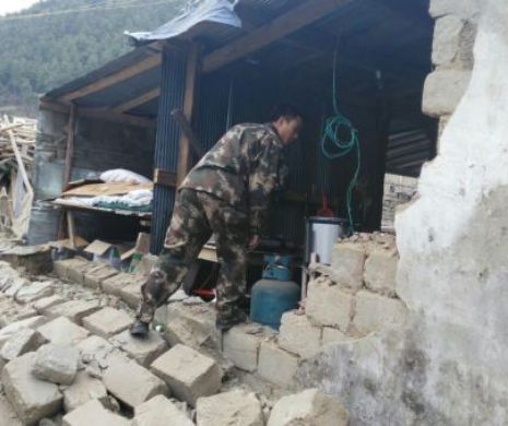 Sute de mii de străini, prinși în seismul din Nepal