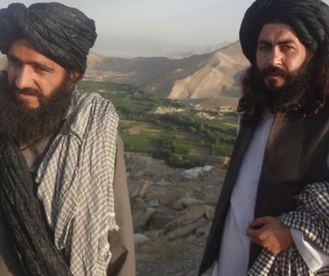 Talibanii au ucis 18 militari afgani. Opt dintre ei au fost decapitaţi