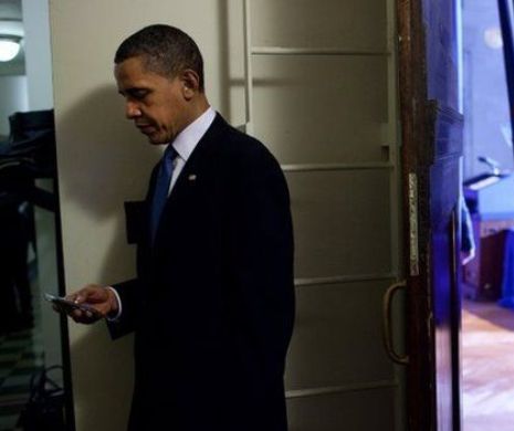 Un înalt oficial american recunoaște: rușii i-au citit emailurile lui Obama