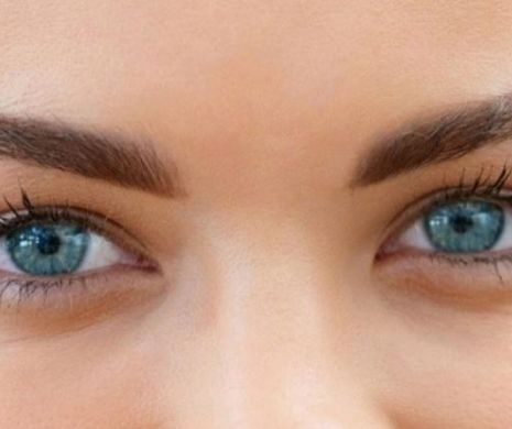 Veste bună pentru milioane de femei! Cum poţi avea ochii albaştri în doar 20 de secunde | FOTO