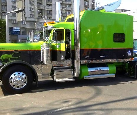 VEZI cum arată cel mai puternic camion din România!