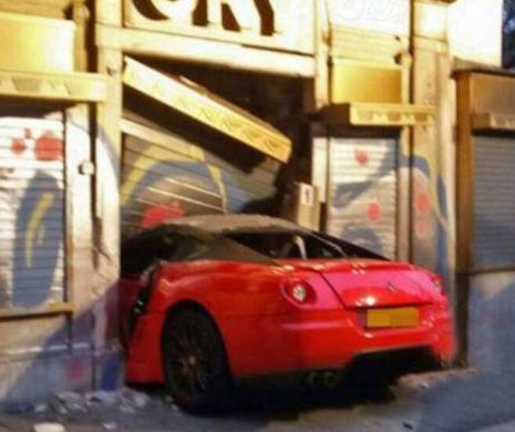 A distrus un Ferrari de aproape 500.000 de DOLARI, din neatenție. Cum arată bolidul „șifonat” / GALERIE FOTO