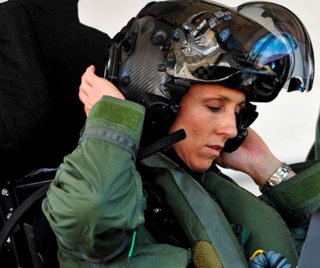 Air Force: Prima femeie pilot de F-35 | GALERIE FOTO