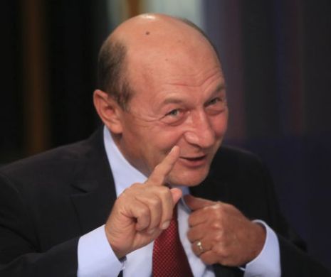 Băsescu, atac DUR la Ponta: "Din barurile de prin Emirate, plagiatorul mincinos spune..."