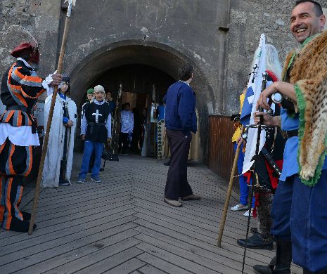 Castelul Corvinilor a dat lovitura: în acest week-end găzduieşte primul târg european al castelelor organizat în România