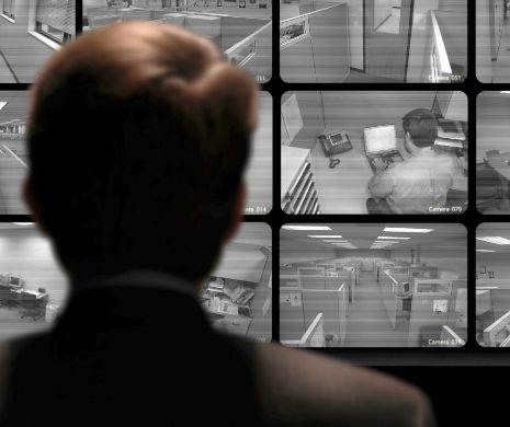 Decizie a autorităților fără precedent: Angajatorii n-au voie sa supravegheze video salariații în birouri și nici să-i amprenteze