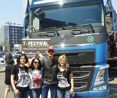 Fete frumoase, motociclete, camioane: Festivalul Internaţional al Transportatorilor din Bucureşti