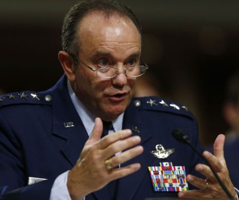 Generalul Breedlove, comandantul suprem al trupelor NATO din Europa: Avem deja echipe în trei state membre pentru a contracara “trolii” ruşi