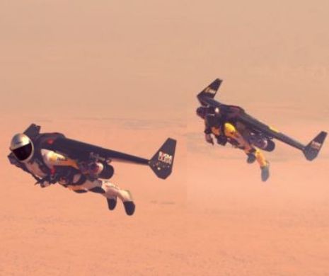 INCREDIBIL: Doi bărbaţi în rachete cu motor zboară deasupra Dubaiului |VIDEO