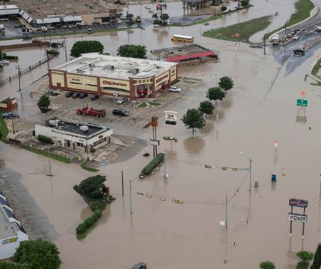 Inundaţii catastrofale în Texas şi Oklahoma