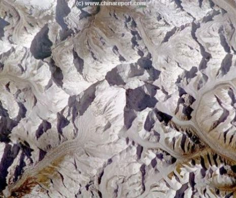 NEPAL: Satul Langtang văzut din spațiu: înainte și după CUTREMUR