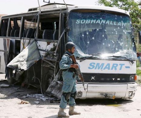 Pakistan: Atac asupra unui autobuz, cel puţin 41 de morţi