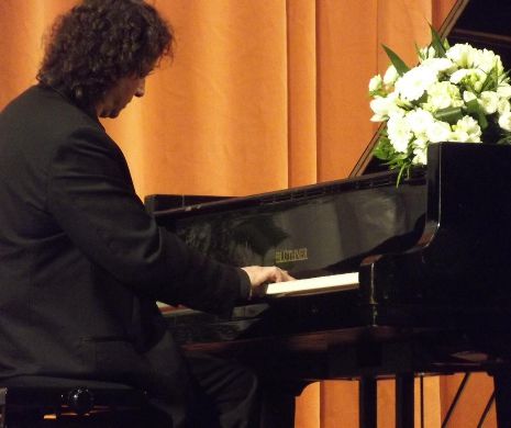 Pianul călător, modelul lui Franz Liszt